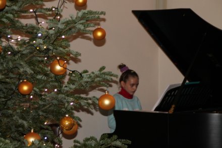 Fragment koncertu w wykonaniu młodzieży ze Społecznego Ogniska Muzycznego